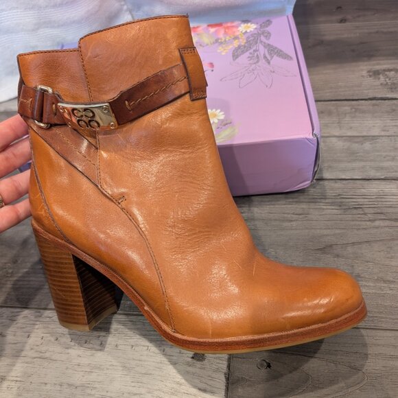Coach Kassandra Camel Tan Leather Ankle Boots Heels Size 9 ~4” Heel - Picture 6 of 12